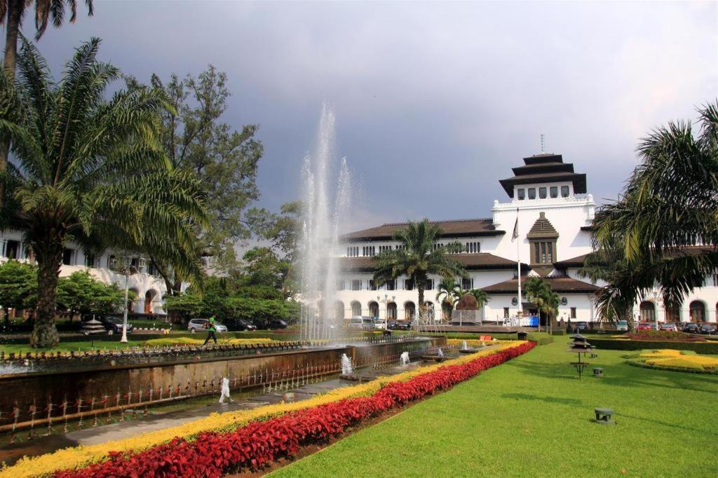 Hotel Pondokan Tjiburial Cimenyan Luaran gambar